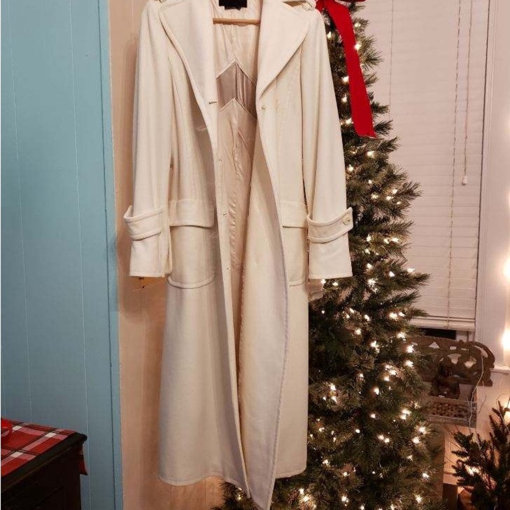 Bcbgmaxazria Coat winter wool white belted trench